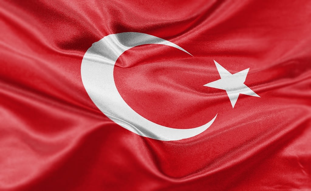 Drapeau Turquie Dans quel contexte politique Osman Kavala a-t-il été condamné à la prison à perpétuité ?