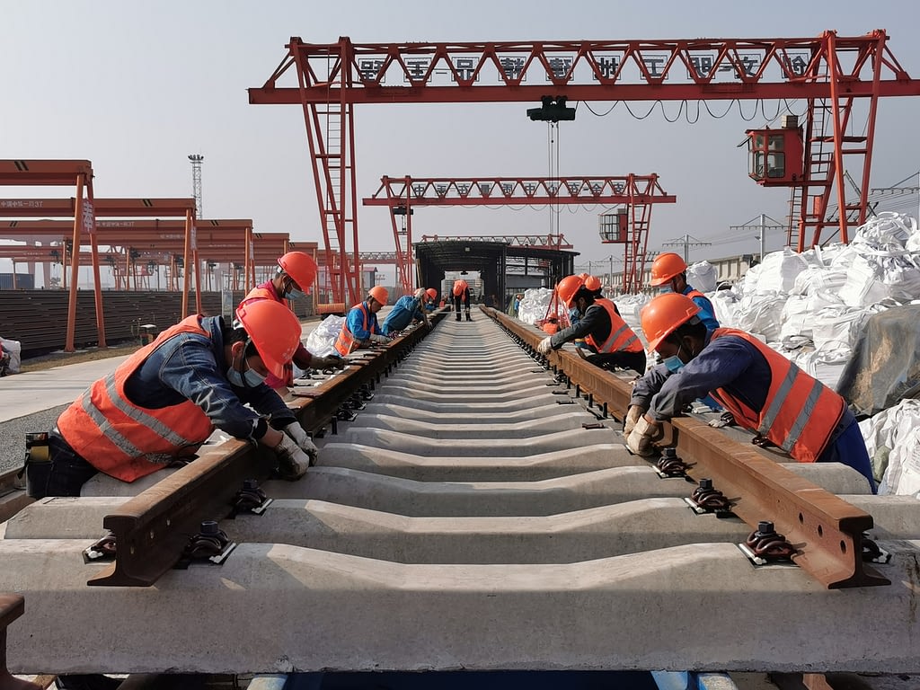 Nouvelles routes de la soie : la ligne Kunming-Vientiane, profitable pour le Laos ?